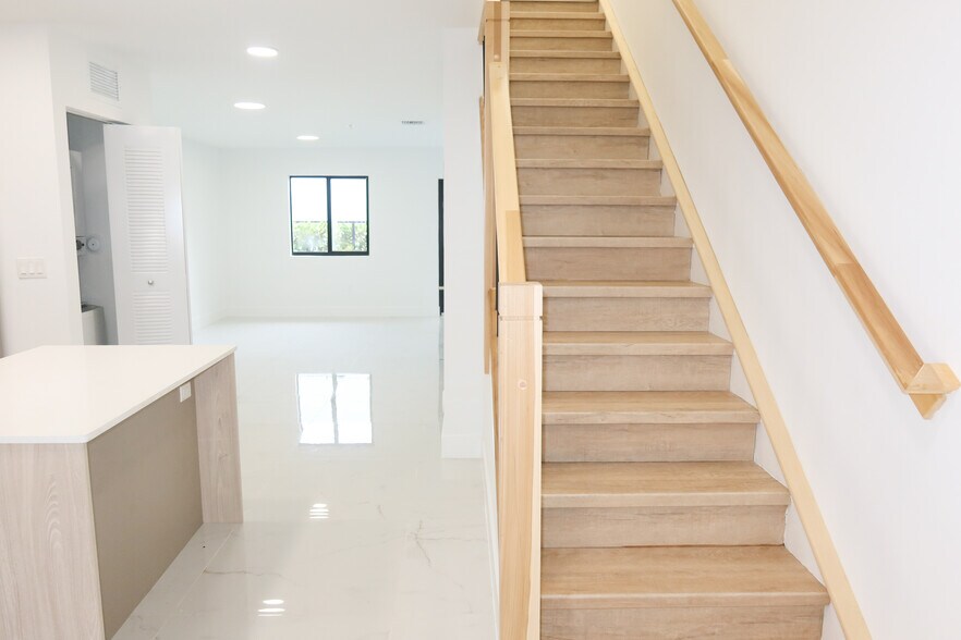 Building Photo - Amelia Townhomes