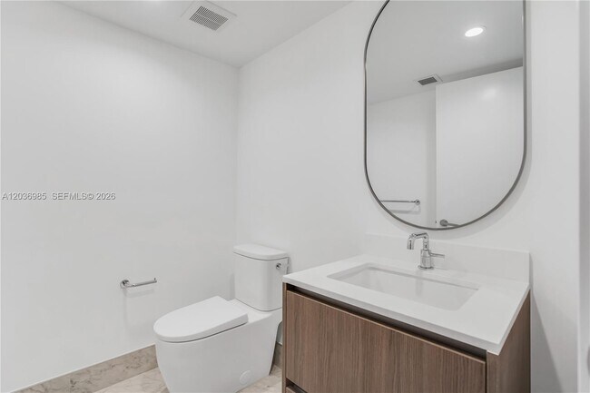 Building Photo - 9221 E Bay Harbor Dr