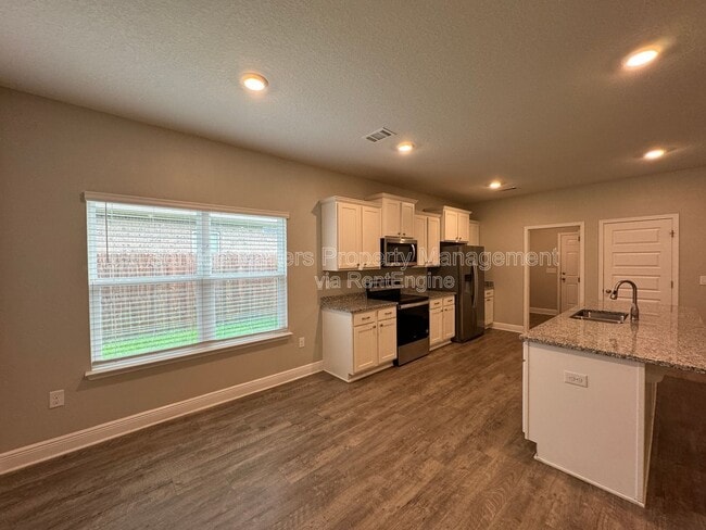 Building Photo - 7982 Silver Maple Dr