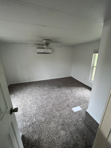 Building Photo - 16 Sassy Ln