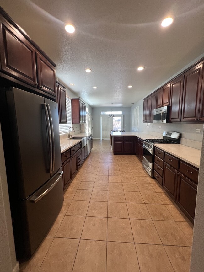 Building Photo - 1013 Amber Ridge Lane