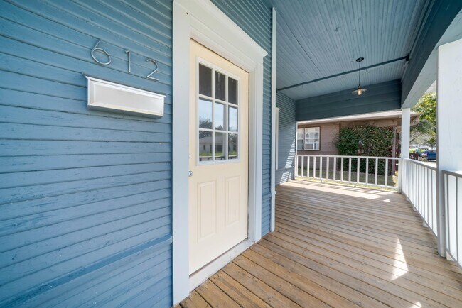 Building Photo - 612 Martinique Ave
