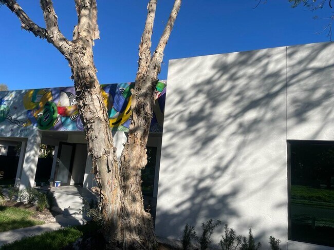 Building Photo - 1121 NW 32nd St