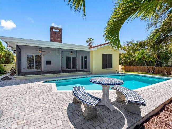 Building Photo - 562 Johns Pass Ave