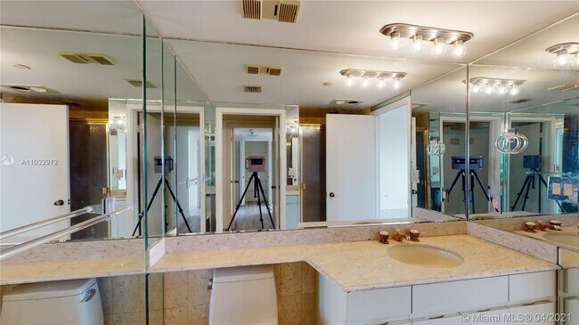Building Photo - 11113 Biscayne Blvd