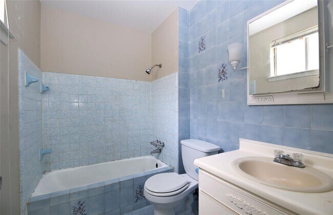 Building Photo - 4731 Pinebrook Ln