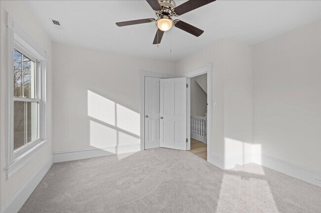 Building Photo - 258 Douglas Ave