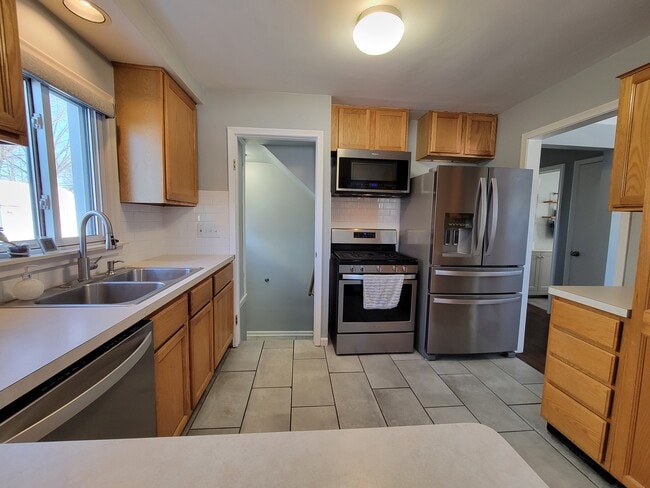 Building Photo - 3711 Hunter Ave