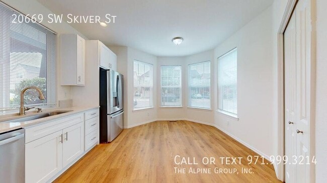 Building Photo - 20669 SW Skiver St