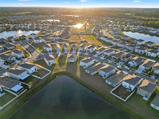 Building Photo - 16645 Mosaic Oar Dr