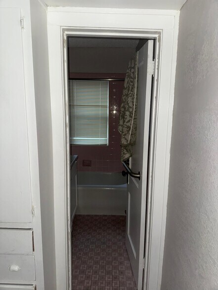 Building Photo - 3233 Chicago Ave