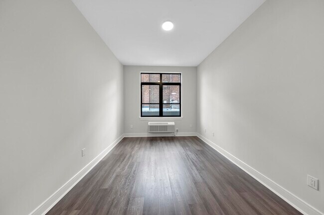 Building Photo - 121 34th St