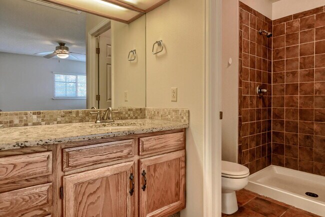 Building Photo - Comfortable 2BR + Loft Home — Close to For...