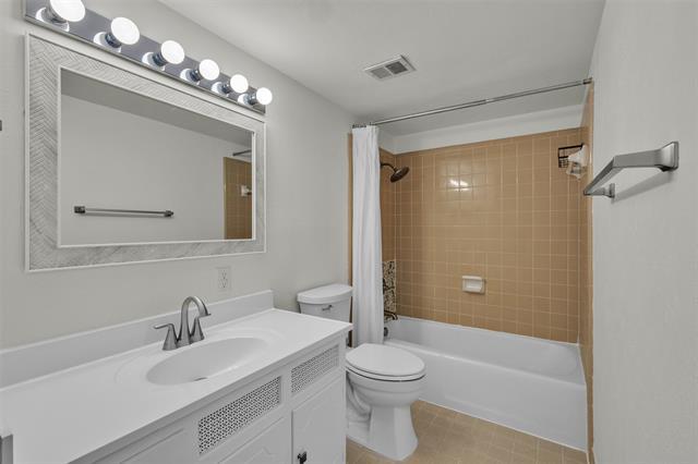 Building Photo - 4024 Ridglea Country Club Dr