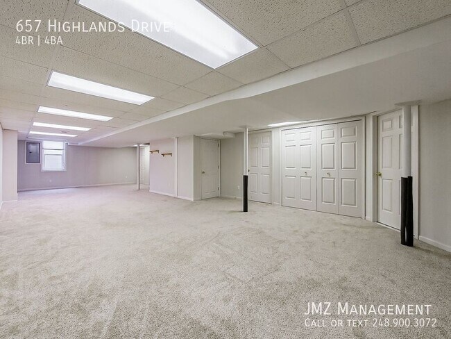Building Photo - 657 Highlands Dr