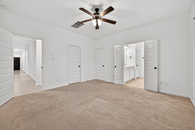 Building Photo - 7927 Tindarey Maple Trace