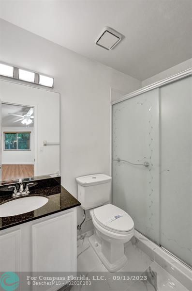 Building Photo - 9845 Riverside Dr