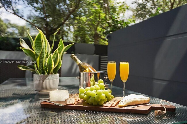 Building Photo - 201 SW 17th Rd