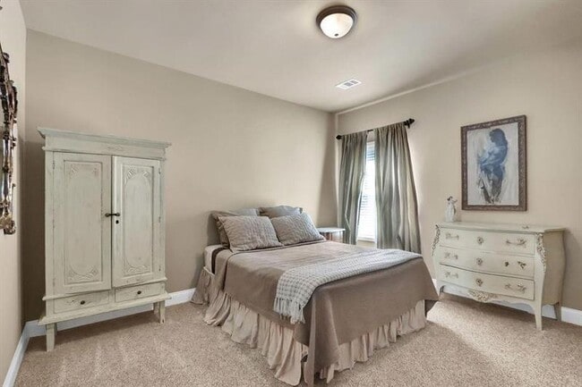 Building Photo - 4960 Wilshire Crossing