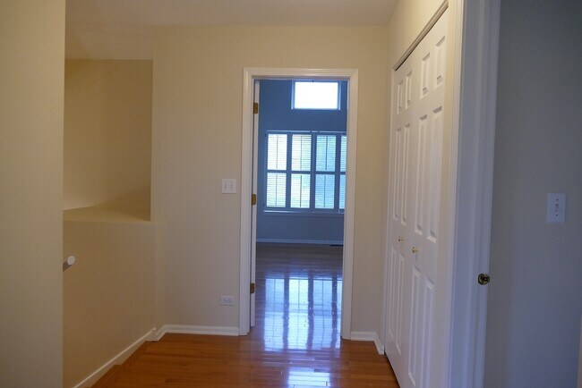 Building Photo - 2052 Spice Cir