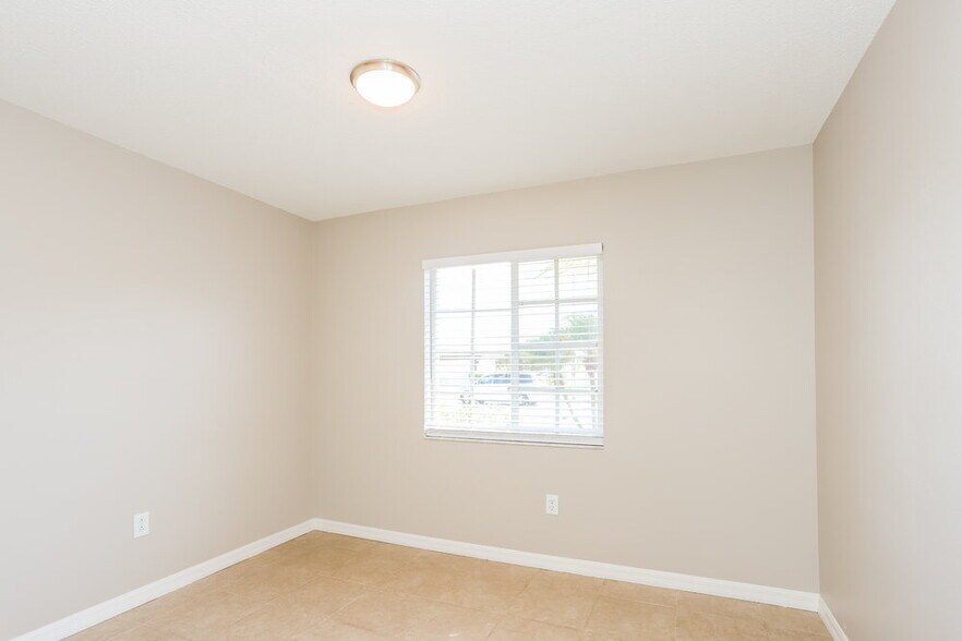 Building Photo - 1209 Alpine Lake Dr