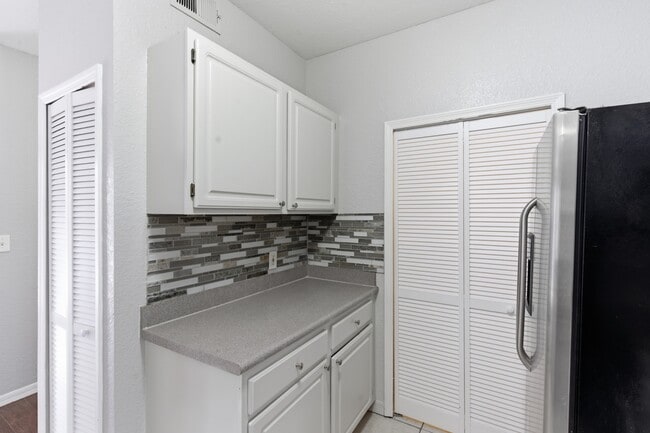 Building Photo - 5507 Legacy Crescent Pl