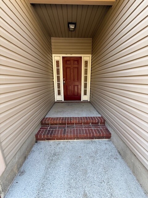 Building Photo - 2162 Sylvan Lake Dr