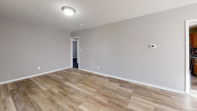 Building Photo - Aberdeen - 3 and 1 baths Available!