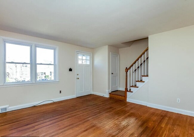 Building Photo - Charming 3-Bedroom Brick Townhome in Parkv...