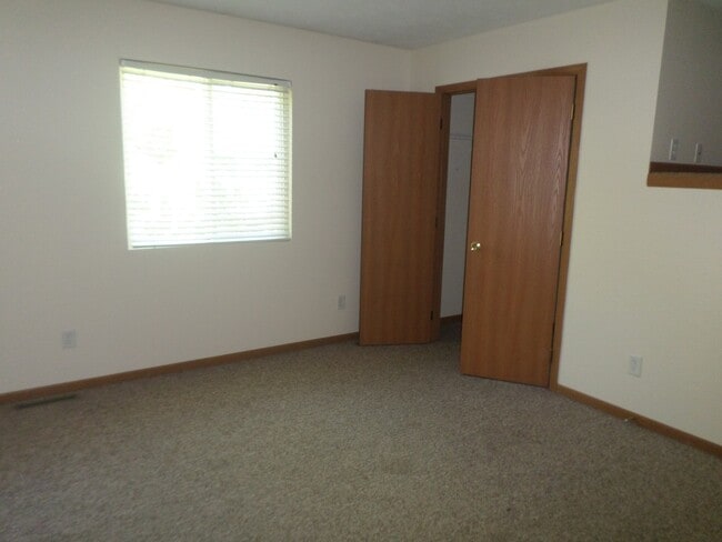 Building Photo - 928-928 Osage St