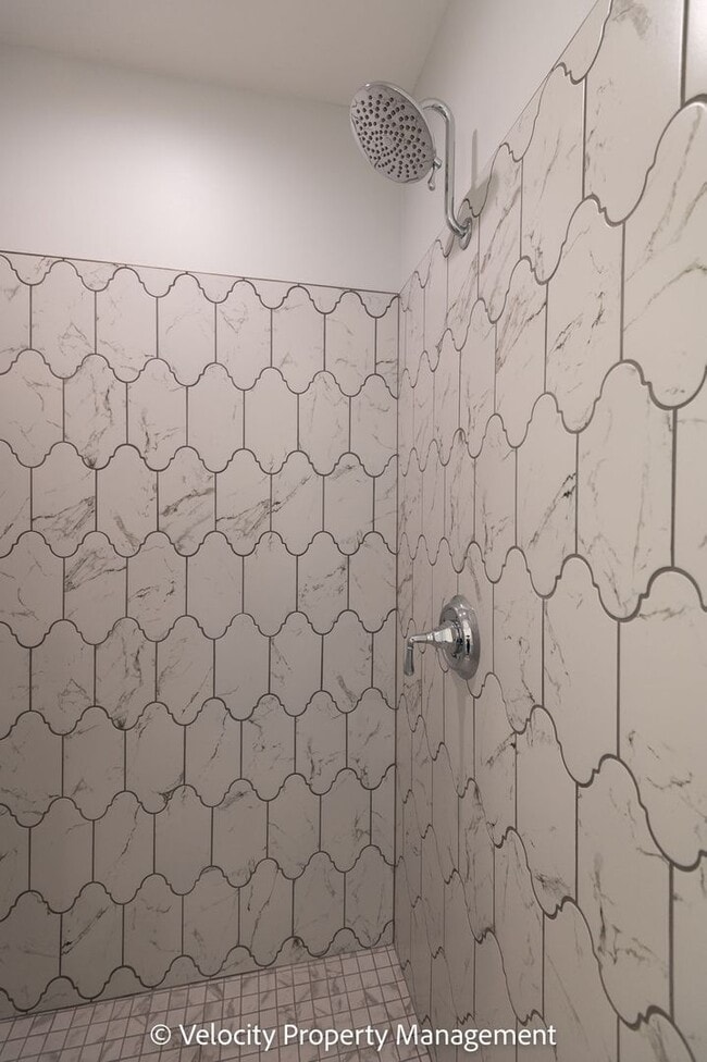 Building Photo - Beautiful Home Across the Street from Drake Park!