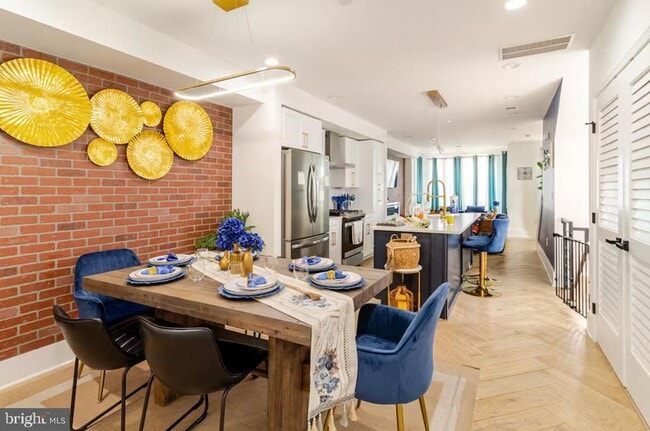 Building Photo - 1417 Montello Ave NE