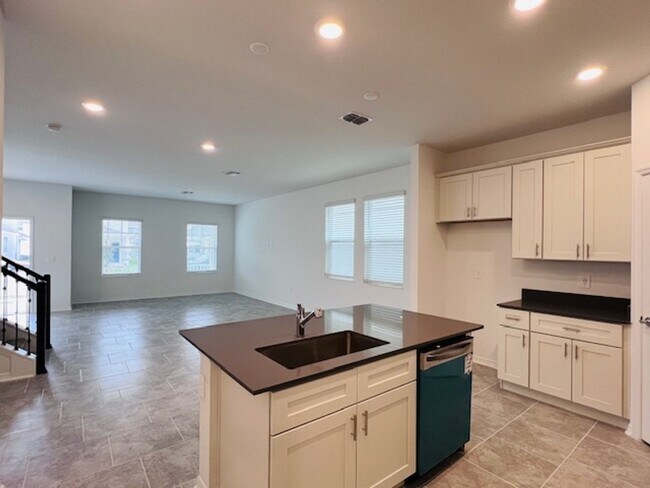 Building Photo - 4143 Pino St