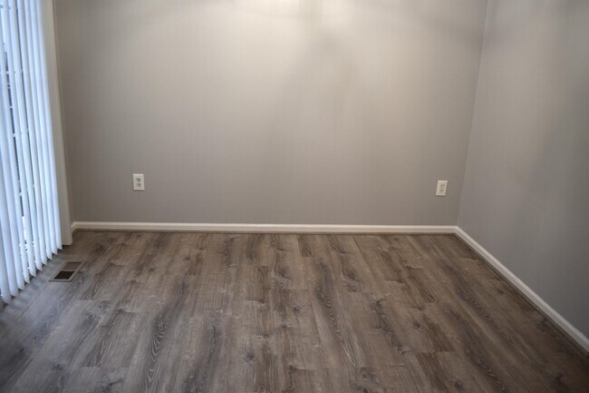 Building Photo - 44725 Ellery Ln