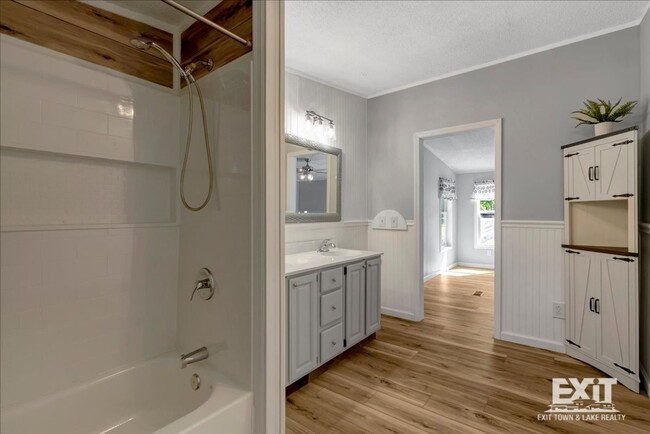 Building Photo - Newly Remodeled 3 Bedroom, 2 Bath Home!