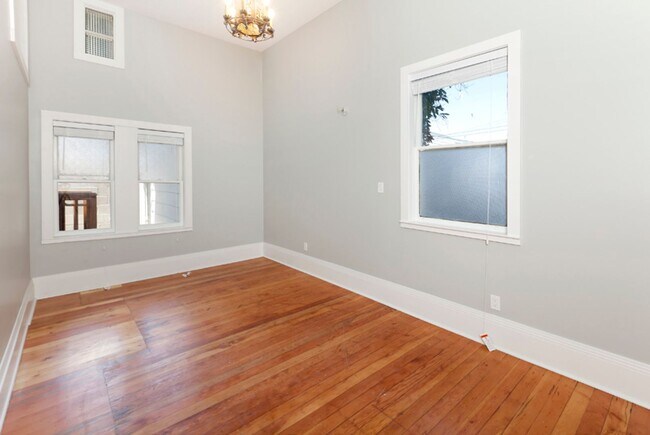 Building Photo - 705 16th St