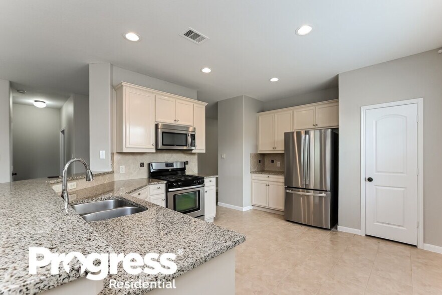 Building Photo - 17611 Sulphur Stream Dr