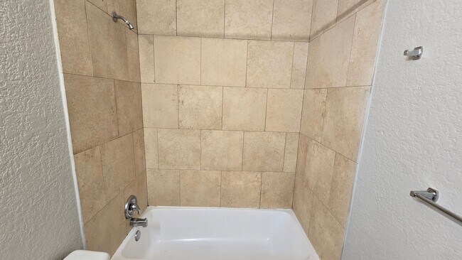 Building Photo - One bedroom one bath in Balcones Heights ready for move in!