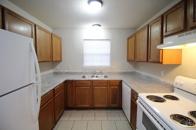 Building Photo - 7135 Pearson Rd