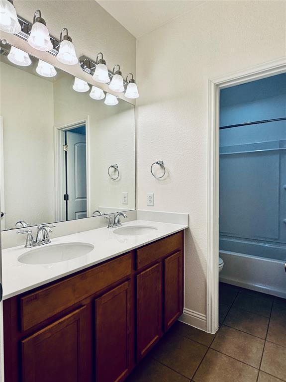 Building Photo - 3308 De Torres Cir