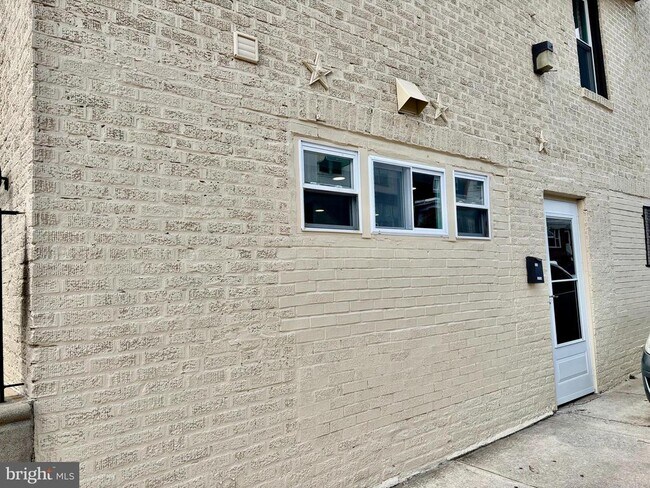 Building Photo - 5819 Theodore St