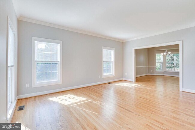 Building Photo - 1168 Taji Ct