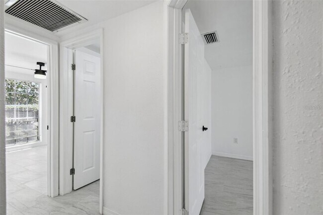 Building Photo - 3513 Landale Dr