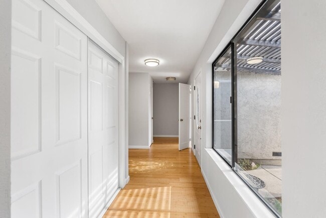 Building Photo - 922 Jungfrau Ct