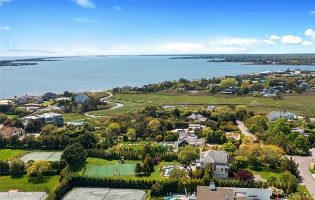 Building Photo - 7 Stillwaters Ln