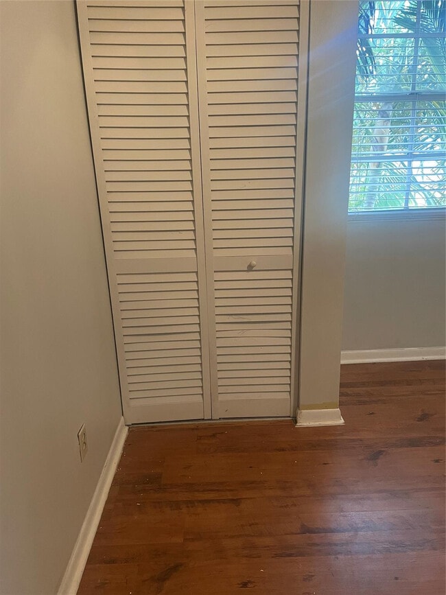 Building Photo - 5871 Woodland Point Dr