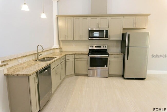 Building Photo - 64 Farmsworth Dr