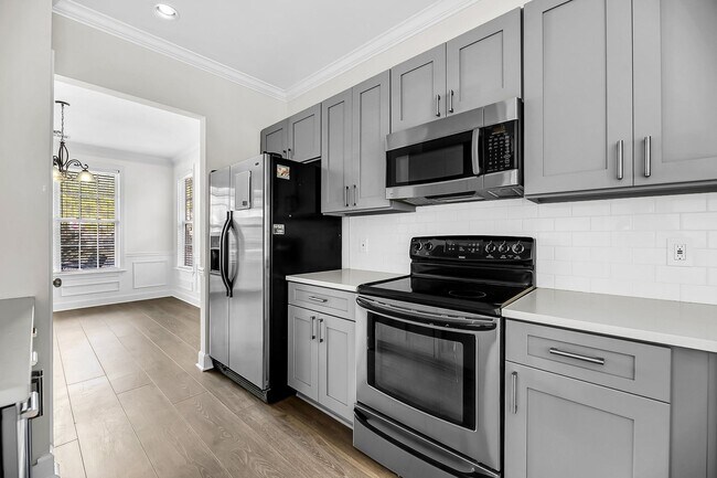 Building Photo - Whitney Lakes End Unit Townhome on Johns Island