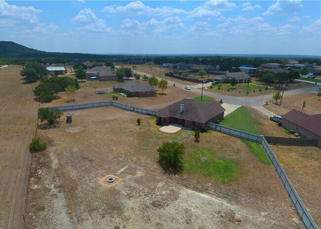 Building Photo - 182 Needlepoint Ln