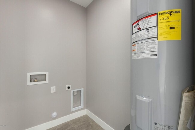 Building Photo - 2336 E Harvard St